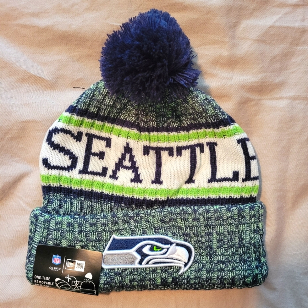 NWT Seattle Seahawks Marl Cuffed Knit Hat with Pom